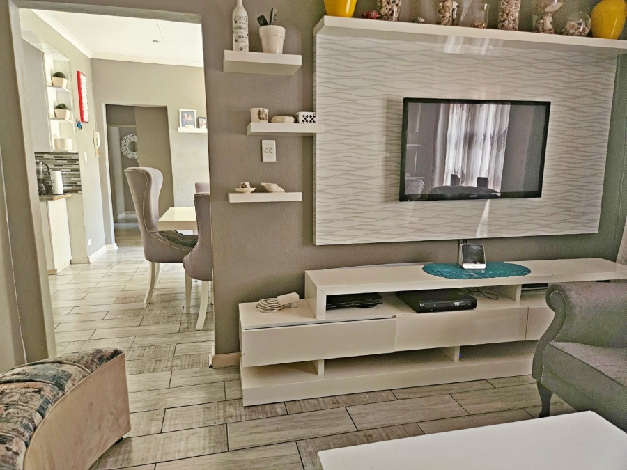 4 Bedroom Property for Sale in Birchleigh North Gauteng