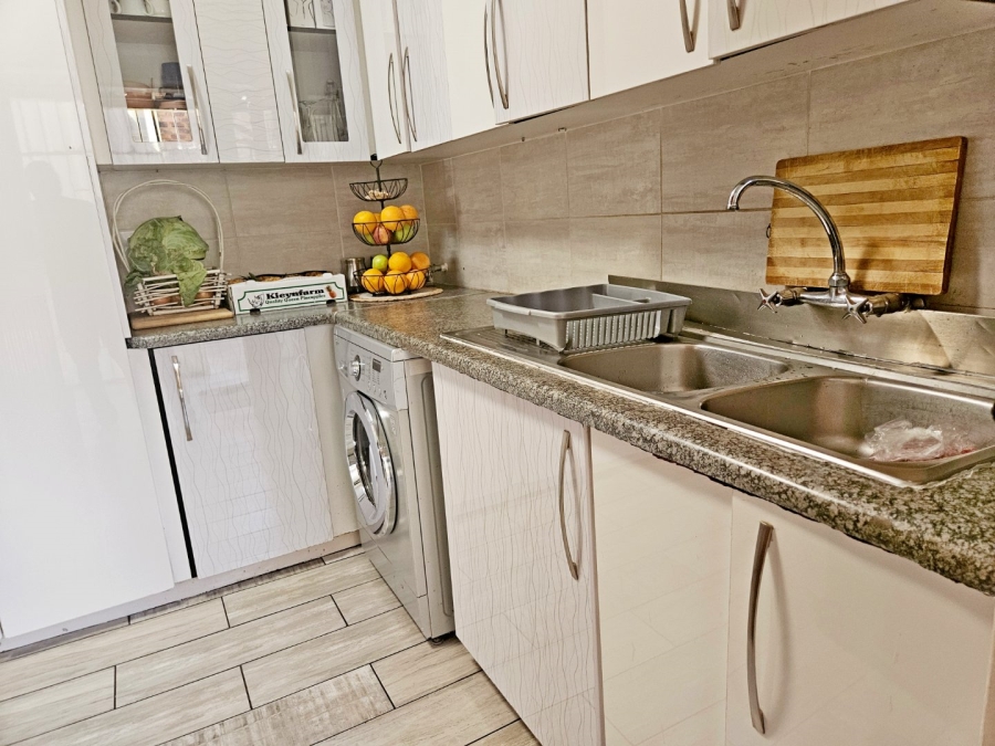 4 Bedroom Property for Sale in Birchleigh North Gauteng