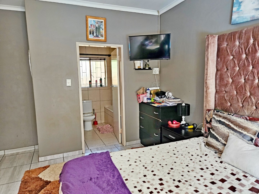 4 Bedroom Property for Sale in Birchleigh North Gauteng