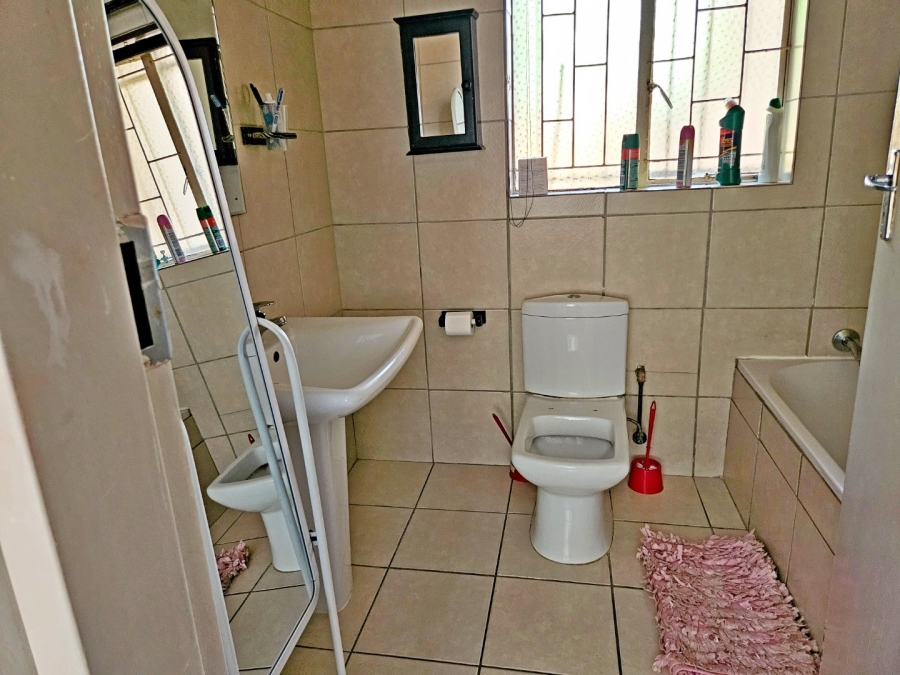 4 Bedroom Property for Sale in Birchleigh North Gauteng