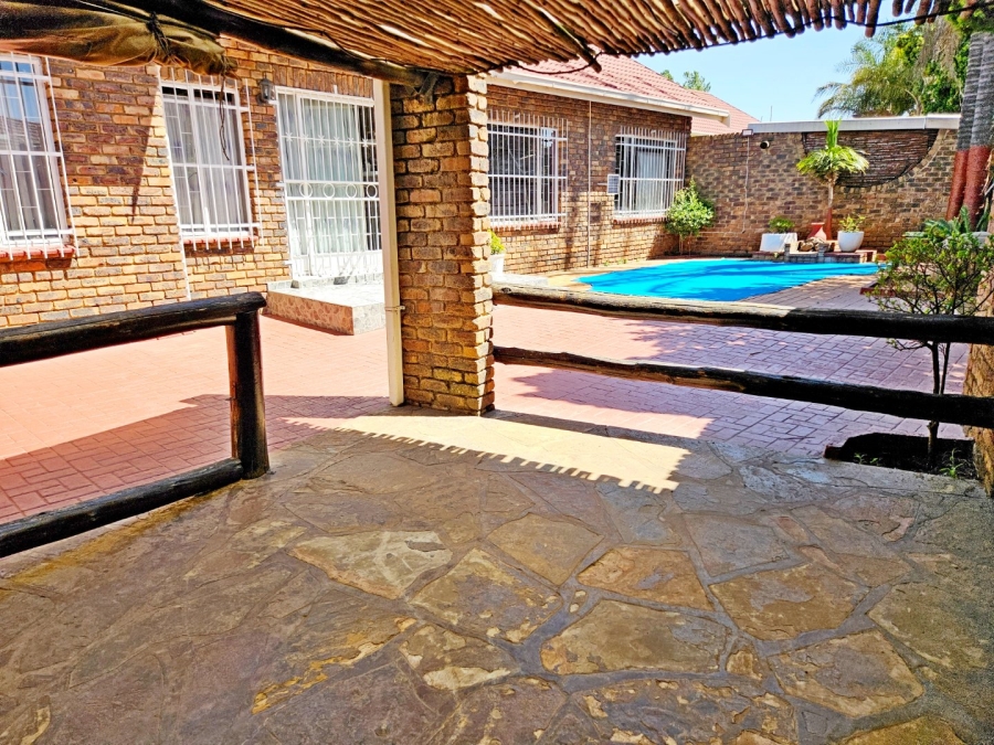 4 Bedroom Property for Sale in Birchleigh North Gauteng