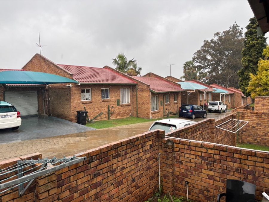 2 Bedroom Property for Sale in Birchleigh Gauteng