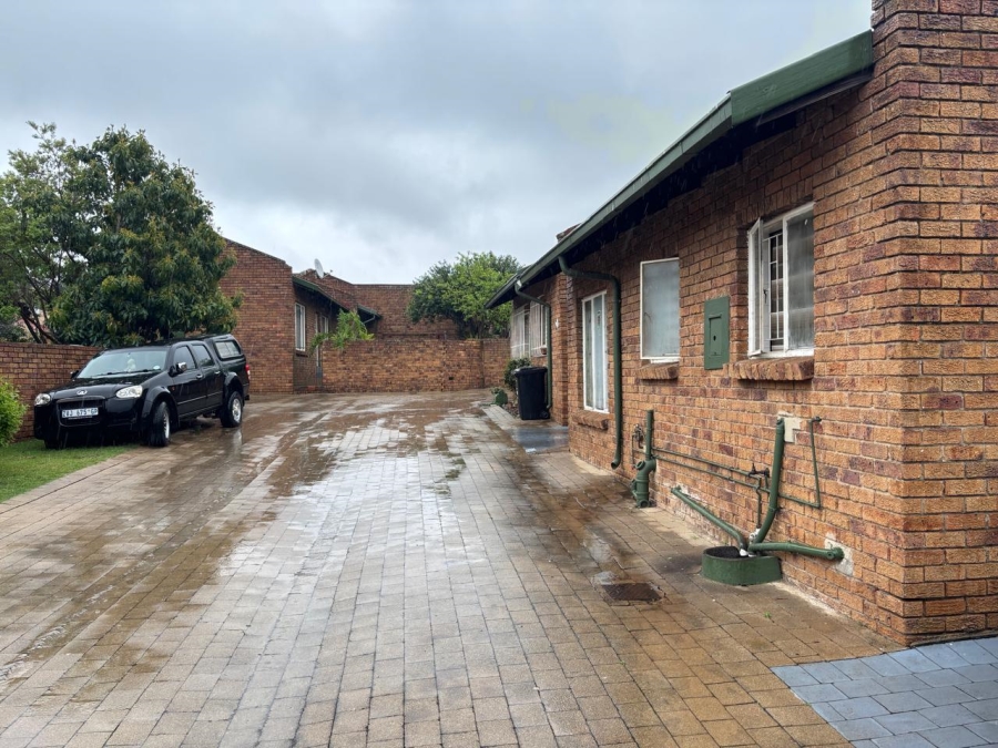 2 Bedroom Property for Sale in Birchleigh Gauteng