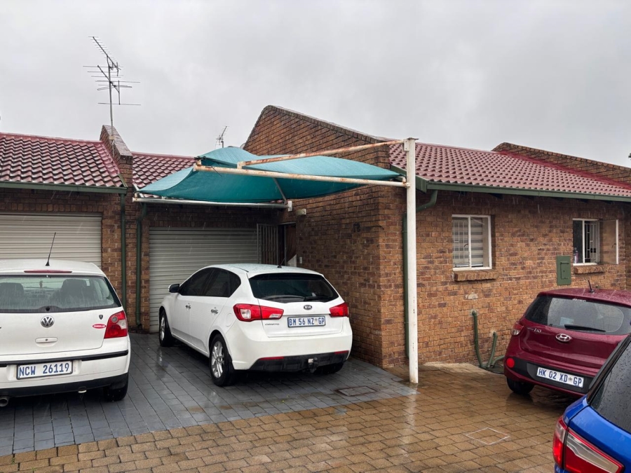 2 Bedroom Property for Sale in Birchleigh Gauteng