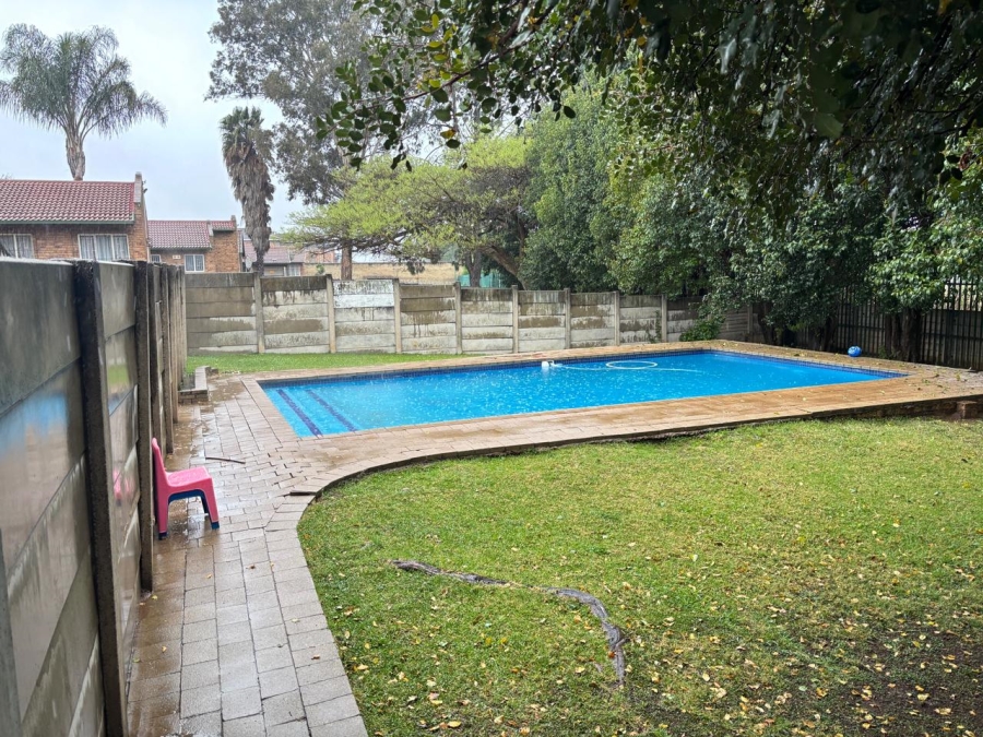2 Bedroom Property for Sale in Birchleigh Gauteng