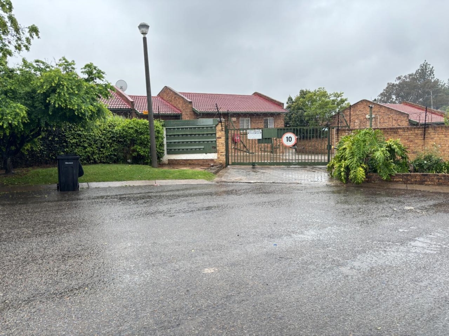 2 Bedroom Property for Sale in Birchleigh Gauteng