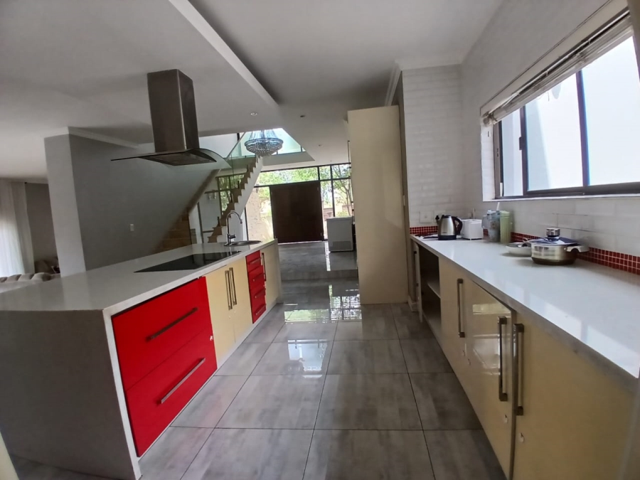 5 Bedroom Property for Sale in Crescent Wood Country Estate Gauteng