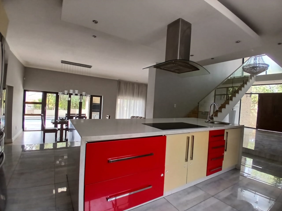 5 Bedroom Property for Sale in Crescent Wood Country Estate Gauteng