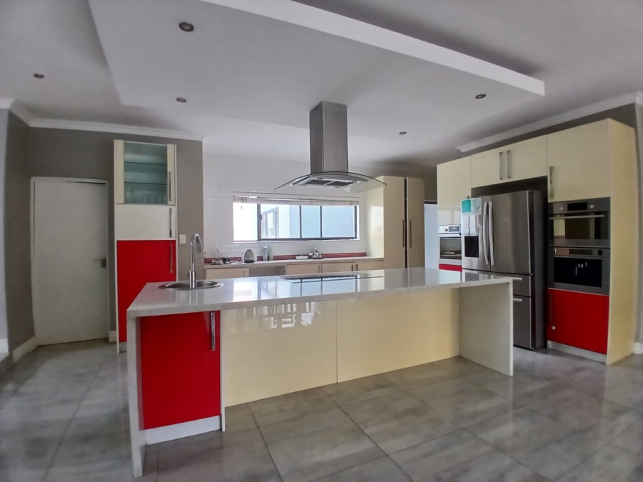 5 Bedroom Property for Sale in Crescent Wood Country Estate Gauteng