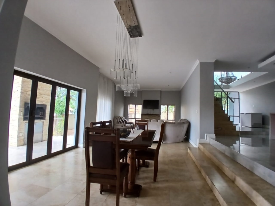5 Bedroom Property for Sale in Crescent Wood Country Estate Gauteng