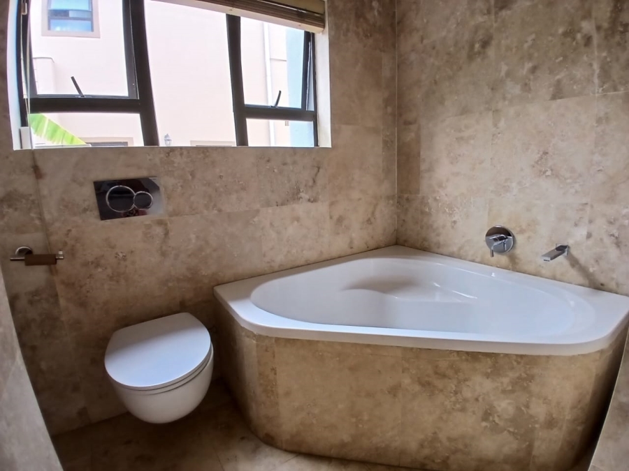 5 Bedroom Property for Sale in Crescent Wood Country Estate Gauteng
