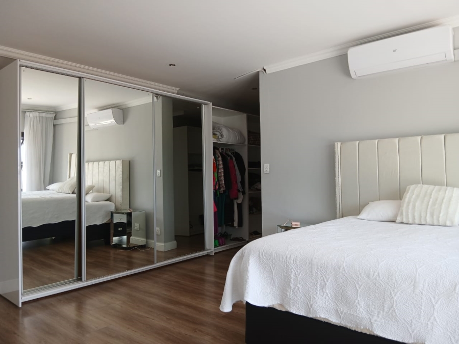 5 Bedroom Property for Sale in Crescent Wood Country Estate Gauteng