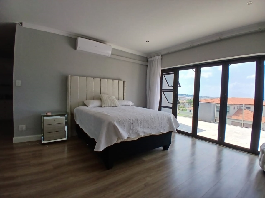 5 Bedroom Property for Sale in Crescent Wood Country Estate Gauteng