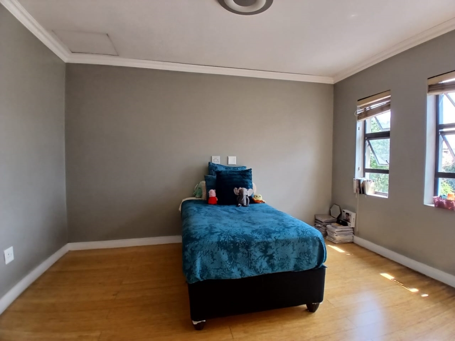 5 Bedroom Property for Sale in Crescent Wood Country Estate Gauteng