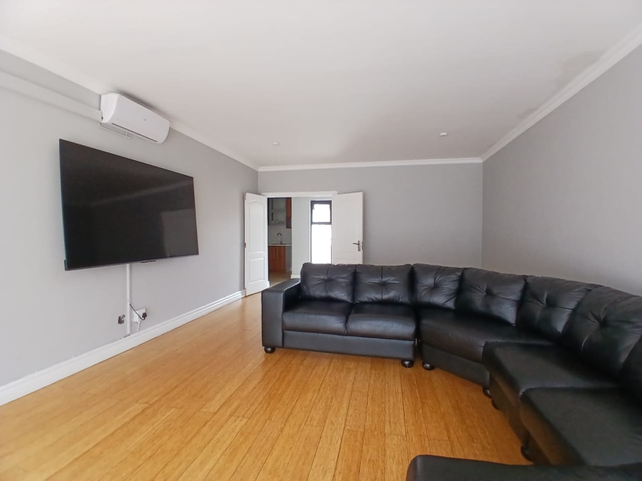 5 Bedroom Property for Sale in Crescent Wood Country Estate Gauteng