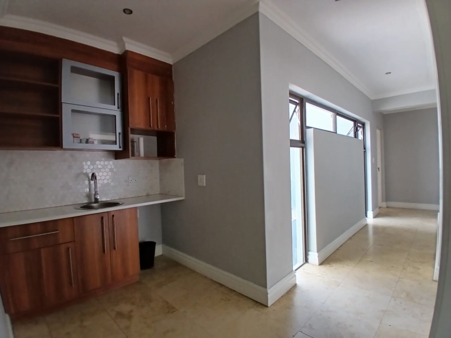 5 Bedroom Property for Sale in Crescent Wood Country Estate Gauteng