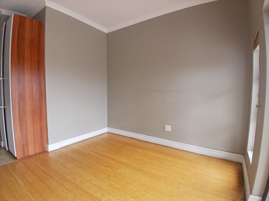 5 Bedroom Property for Sale in Crescent Wood Country Estate Gauteng