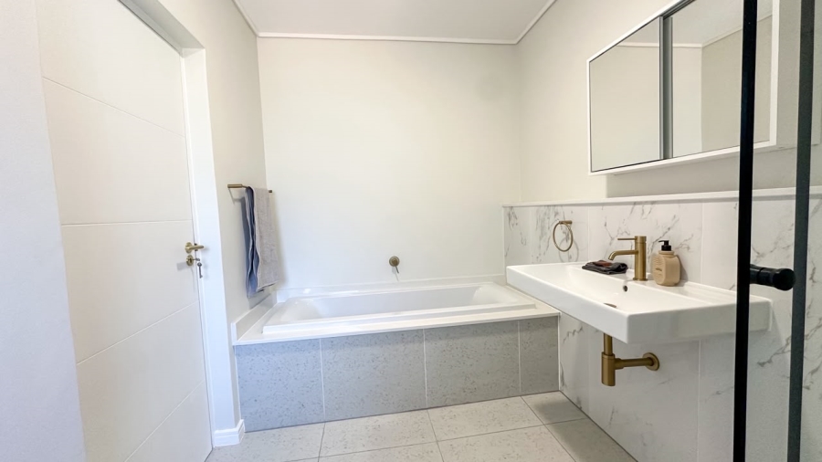 To Let 3 Bedroom Property for Rent in Waterfall Gauteng