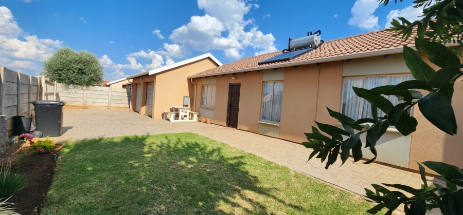 3 Bedroom Property for Sale in Sky City Gauteng