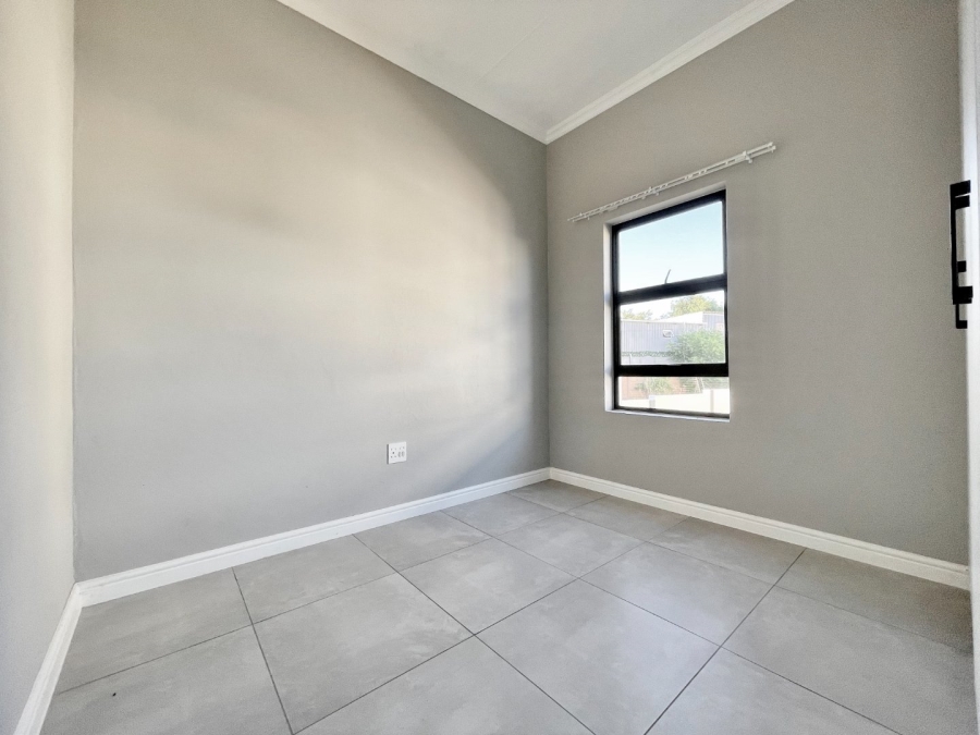 3 Bedroom Property for Sale in Glen Austin Gauteng
