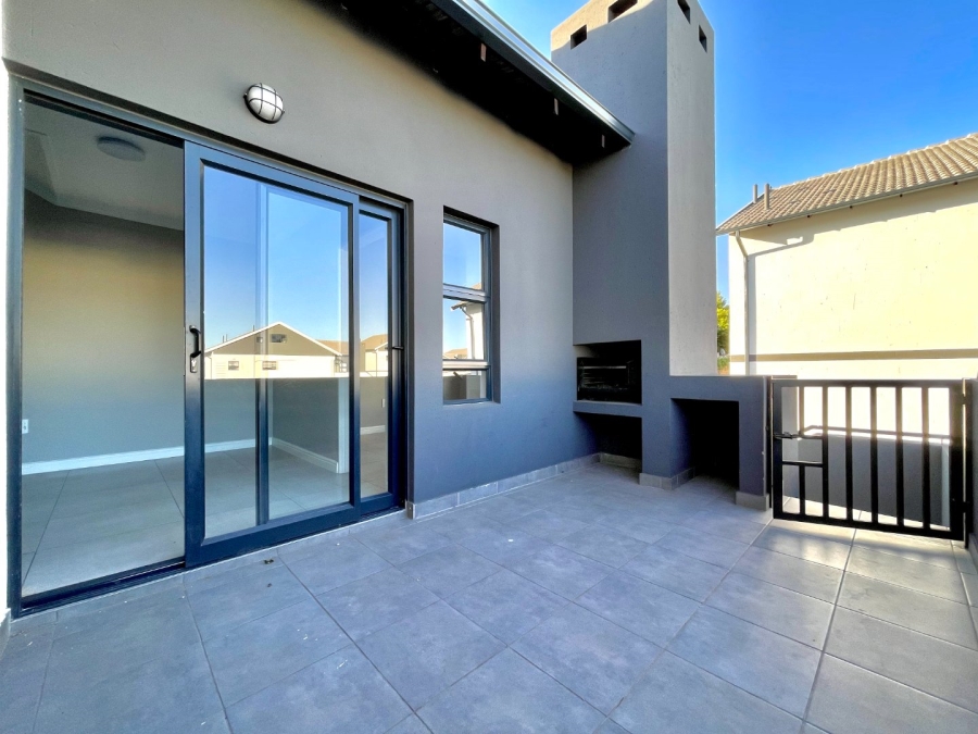 3 Bedroom Property for Sale in Glen Austin Gauteng