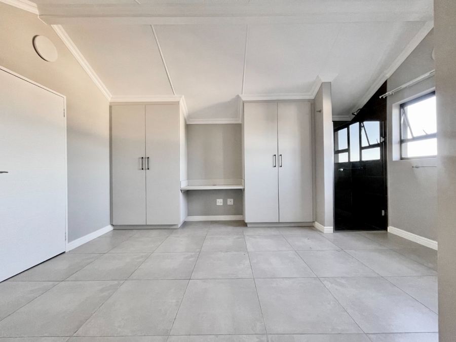 3 Bedroom Property for Sale in Glen Austin Gauteng