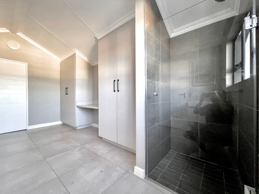 3 Bedroom Property for Sale in Glen Austin Gauteng