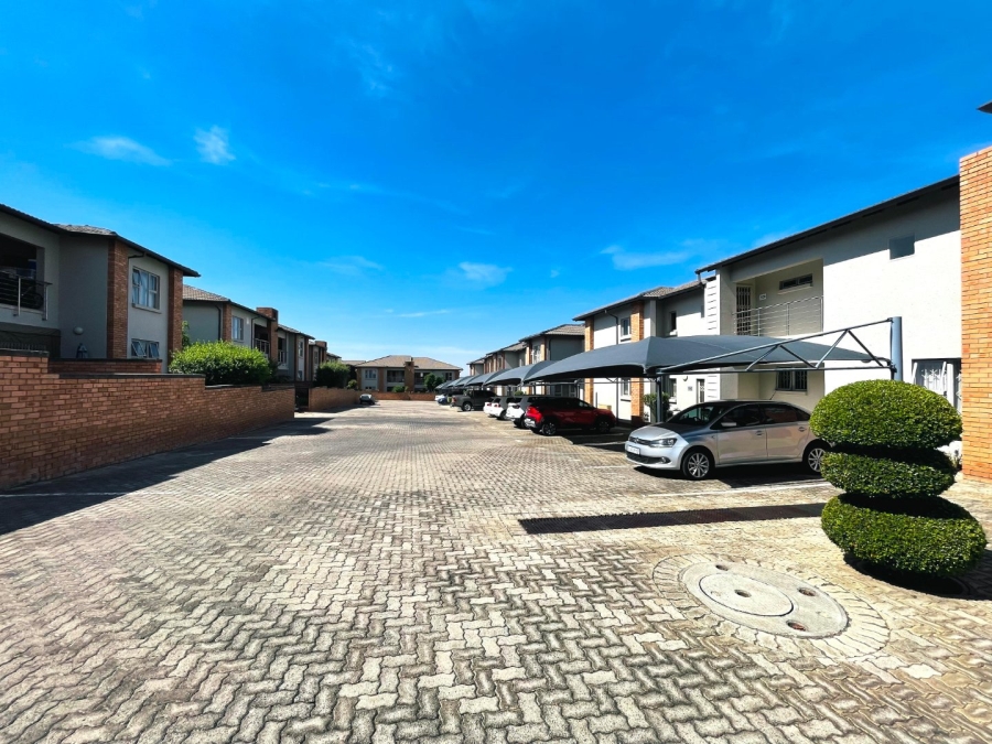 To Let 3 Bedroom Property for Rent in Noordwyk Gauteng