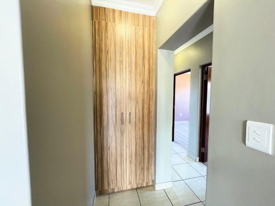 To Let 3 Bedroom Property for Rent in Noordwyk Gauteng