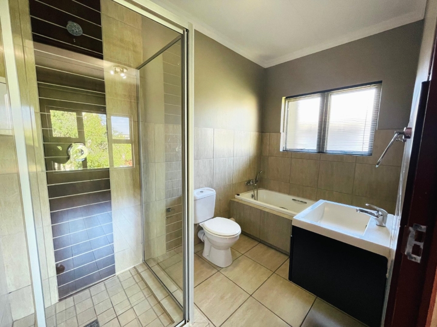 To Let 3 Bedroom Property for Rent in Noordwyk Gauteng