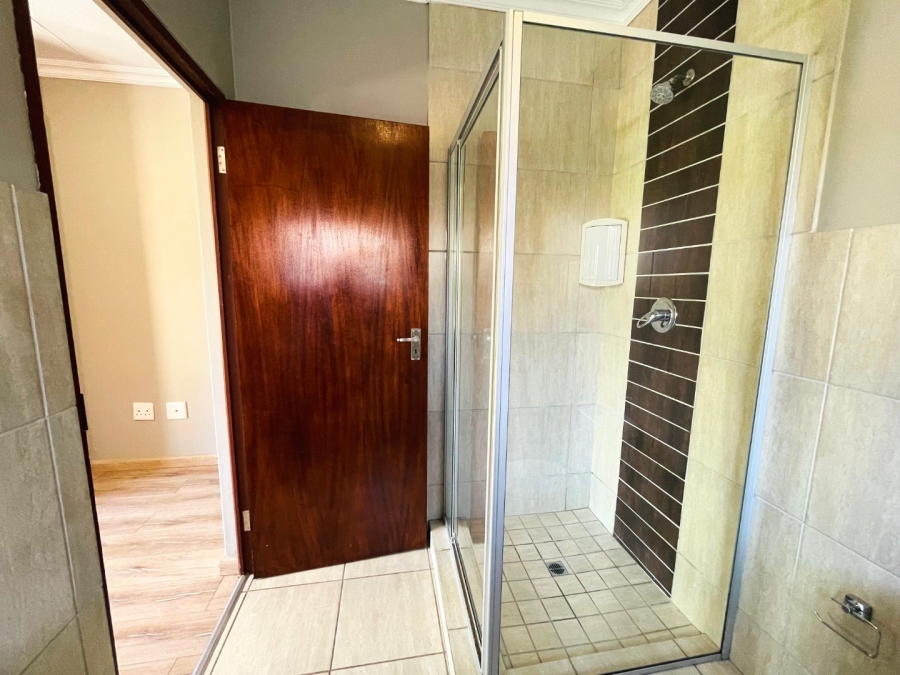 To Let 3 Bedroom Property for Rent in Noordwyk Gauteng