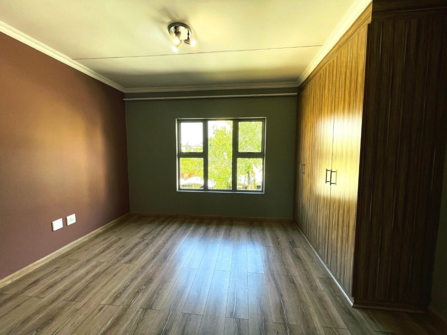 To Let 3 Bedroom Property for Rent in Noordwyk Gauteng