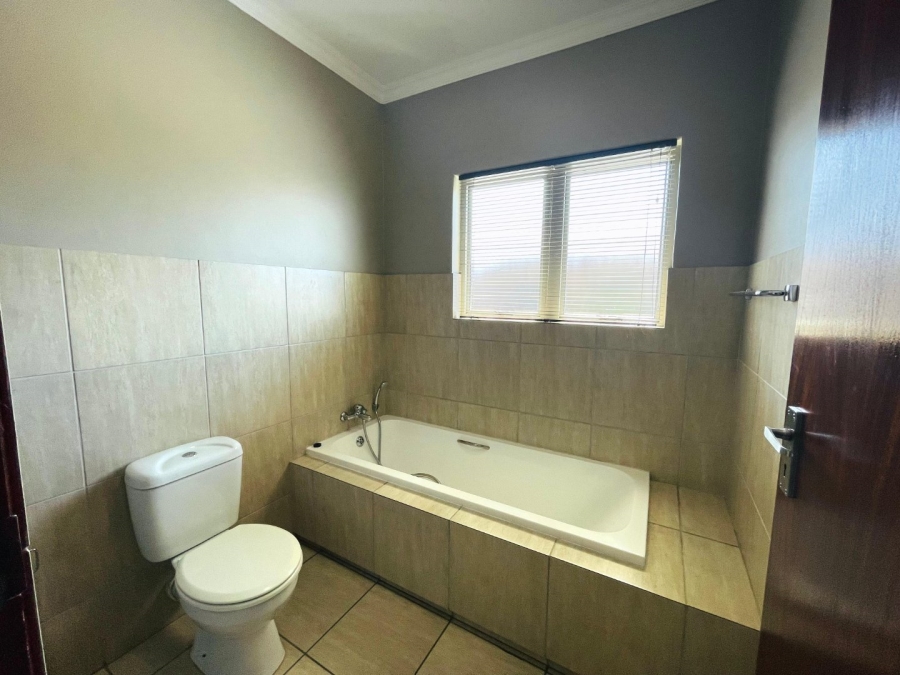 To Let 3 Bedroom Property for Rent in Noordwyk Gauteng