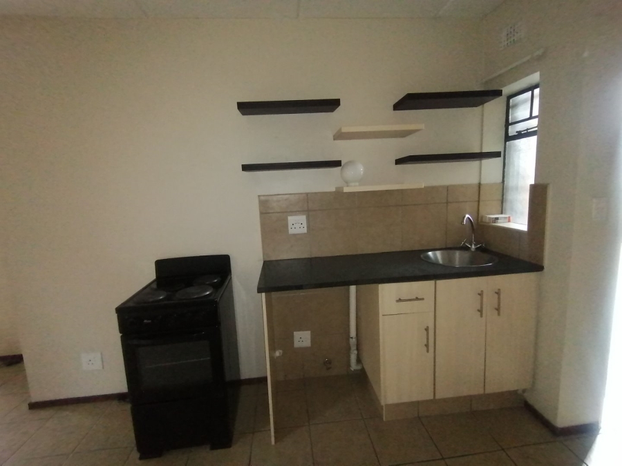 To Let 1 Bedroom Property for Rent in Noordwyk Gauteng