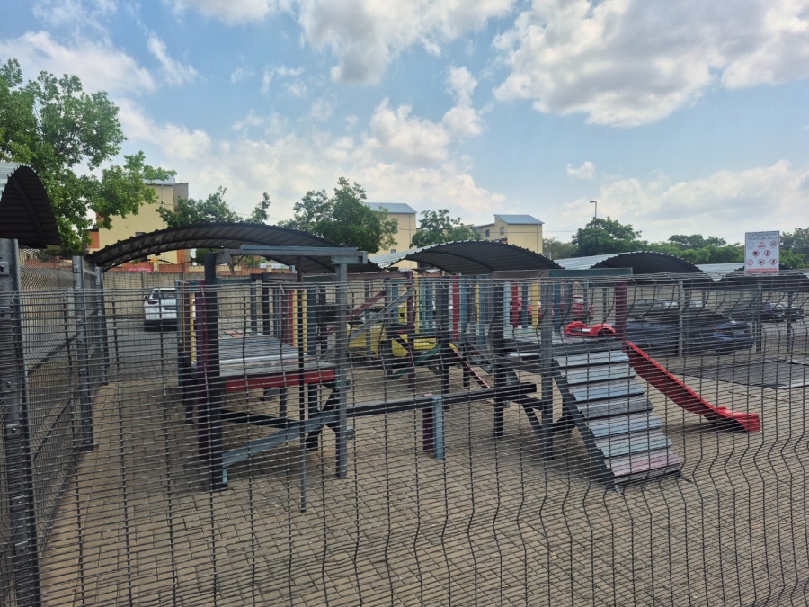 To Let 1 Bedroom Property for Rent in Noordwyk Gauteng