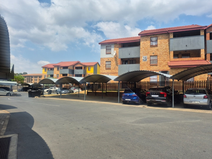 To Let 1 Bedroom Property for Rent in Noordwyk Gauteng