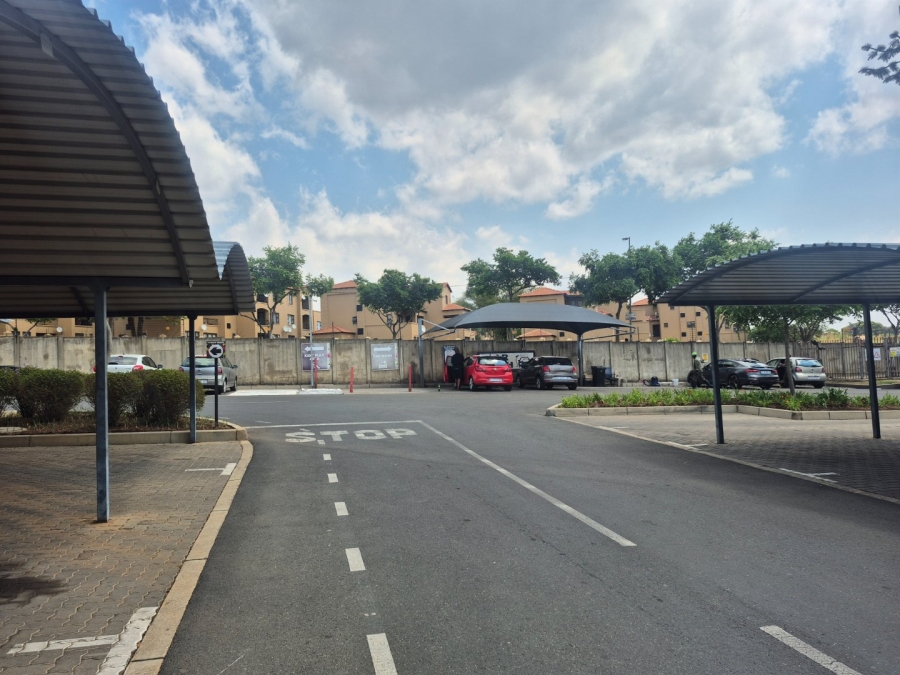 To Let 1 Bedroom Property for Rent in Noordwyk Gauteng