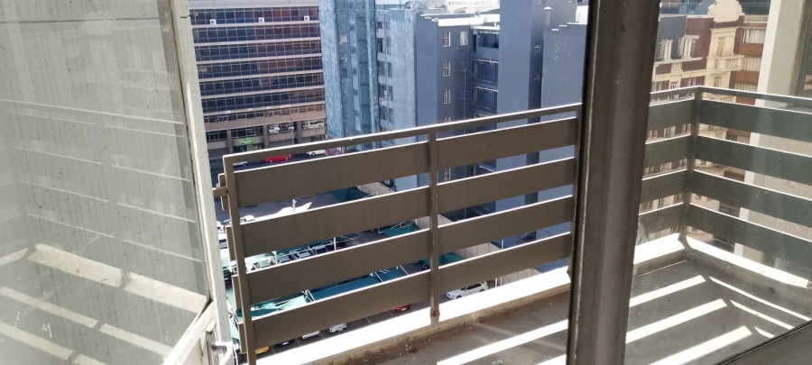 To Let 1 Bedroom Property for Rent in Johannesburg Central Gauteng