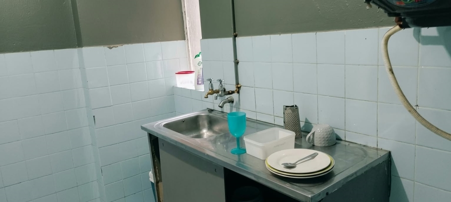 To Let 1 Bedroom Property for Rent in Johannesburg Central Gauteng