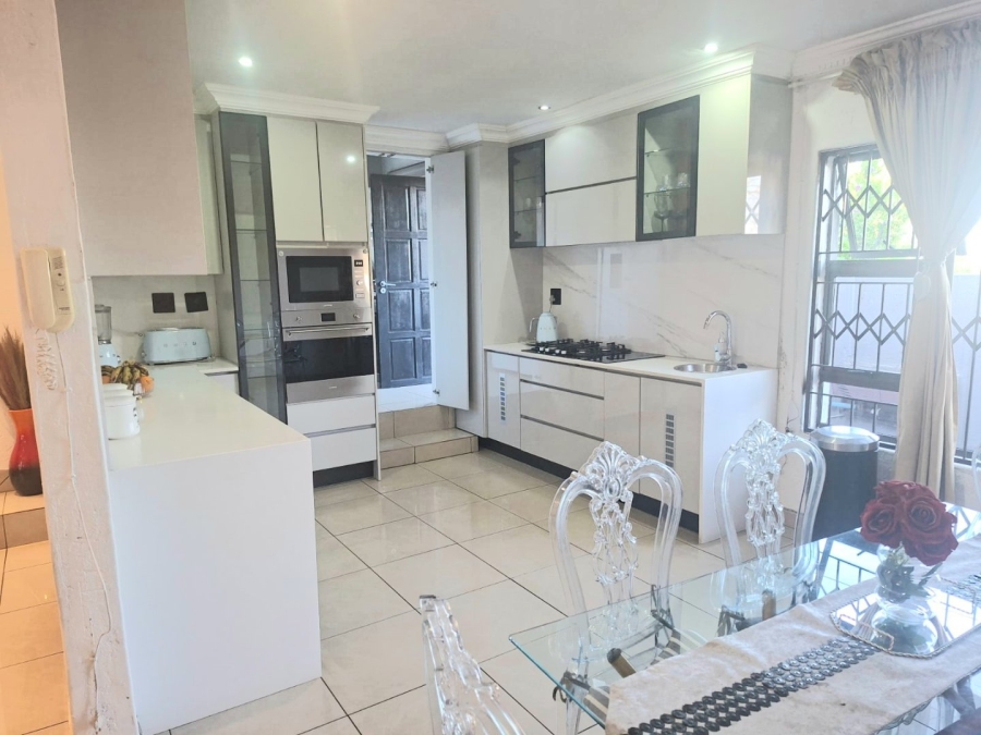 To Let 5 Bedroom Property for Rent in Heuweloord Gauteng