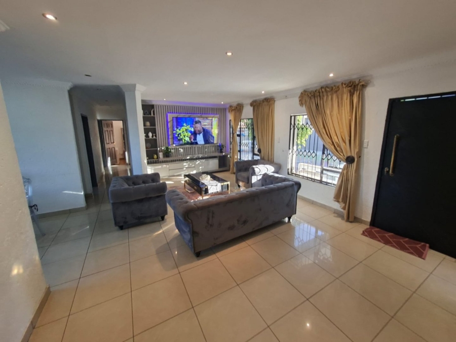 To Let 5 Bedroom Property for Rent in Heuweloord Gauteng