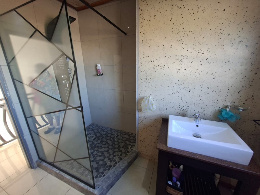 To Let 5 Bedroom Property for Rent in Heuweloord Gauteng