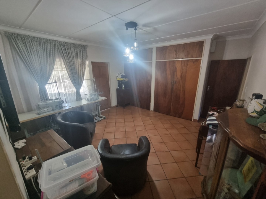 To Let 4 Bedroom Property for Rent in Rietfontein Gauteng