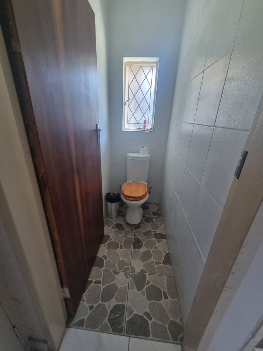 To Let 4 Bedroom Property for Rent in Rietfontein Gauteng