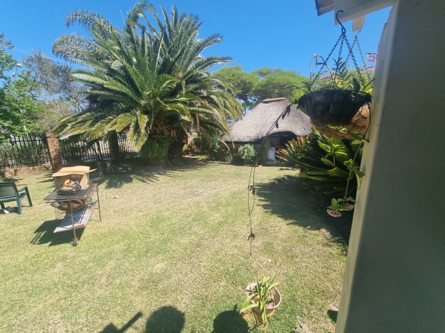 To Let 4 Bedroom Property for Rent in Rietfontein Gauteng