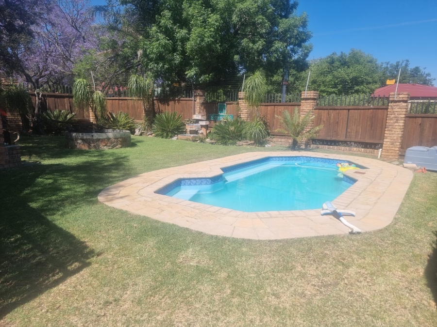 To Let 4 Bedroom Property for Rent in Rietfontein Gauteng