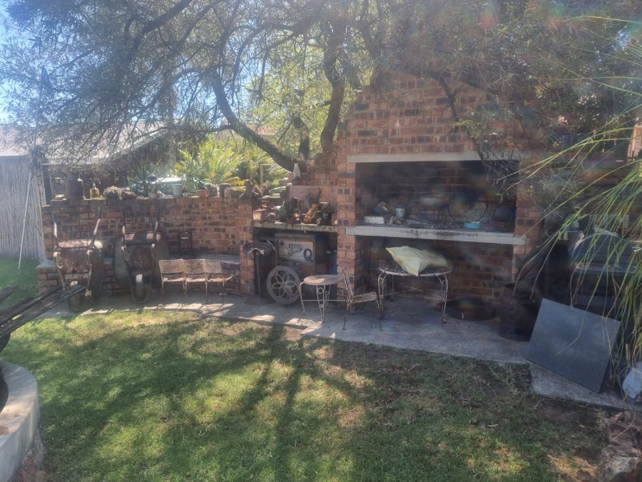To Let 4 Bedroom Property for Rent in Rietfontein Gauteng