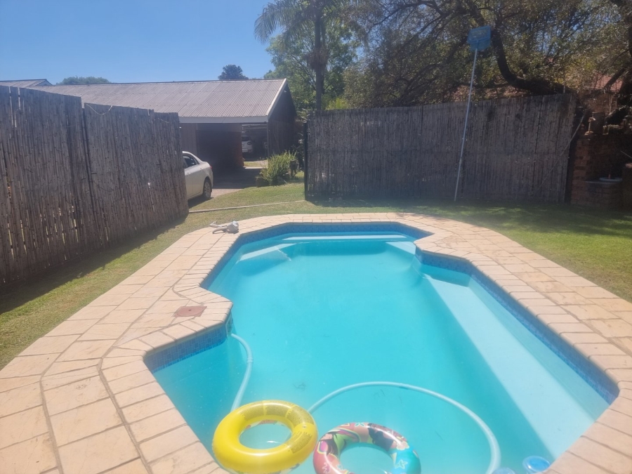 To Let 4 Bedroom Property for Rent in Rietfontein Gauteng