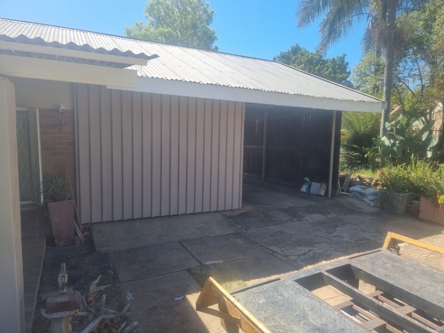 To Let 4 Bedroom Property for Rent in Rietfontein Gauteng
