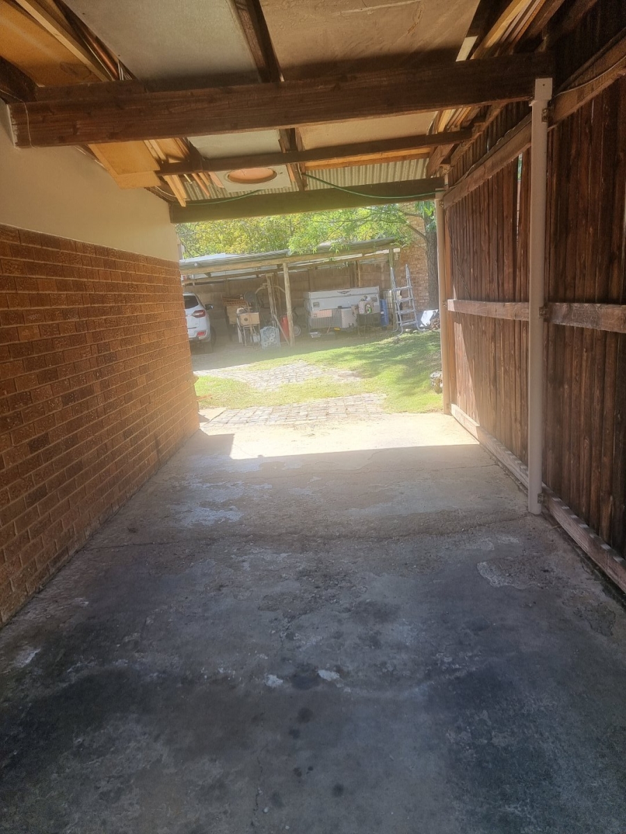 To Let 4 Bedroom Property for Rent in Rietfontein Gauteng